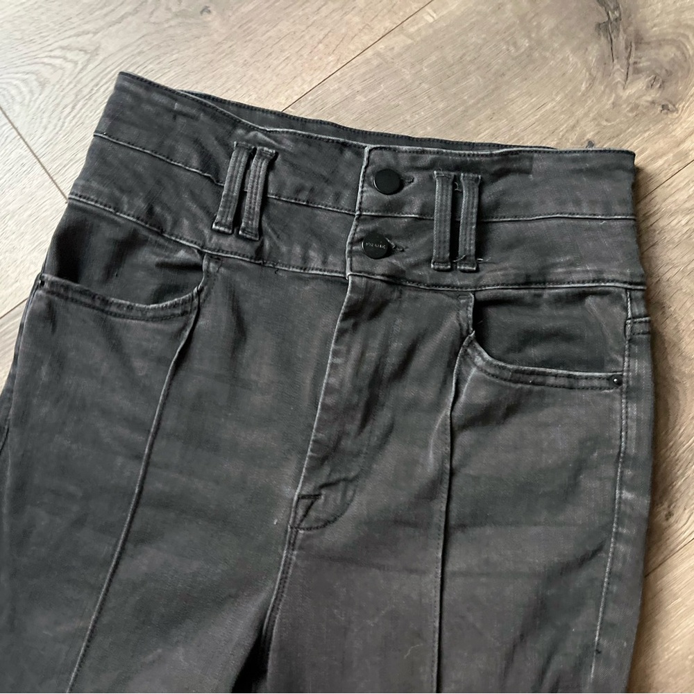 FRAME DENIM Le Catroux Center Seam High Waist Flare Jeans in Kerry - Picture 2 of 14